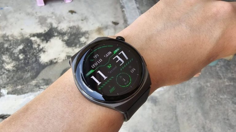 Xiaomi's Black Shark S1 Smartwatch Goes Global with Gamer Aesthetics